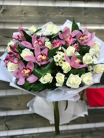 Букет цветов из: Розы и Хризантемы в Красная Горка Республика Башкортостан