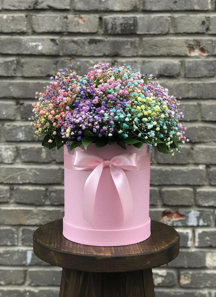 Цветочная композиция из Гипсофила и Розы в шляпной коробке в Красная Горка Республика Башкортостан