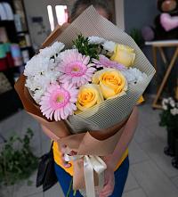 Букет цветов из:  Герберы, Розы и Хризантемы в Красная Горка Республика Башкортостан