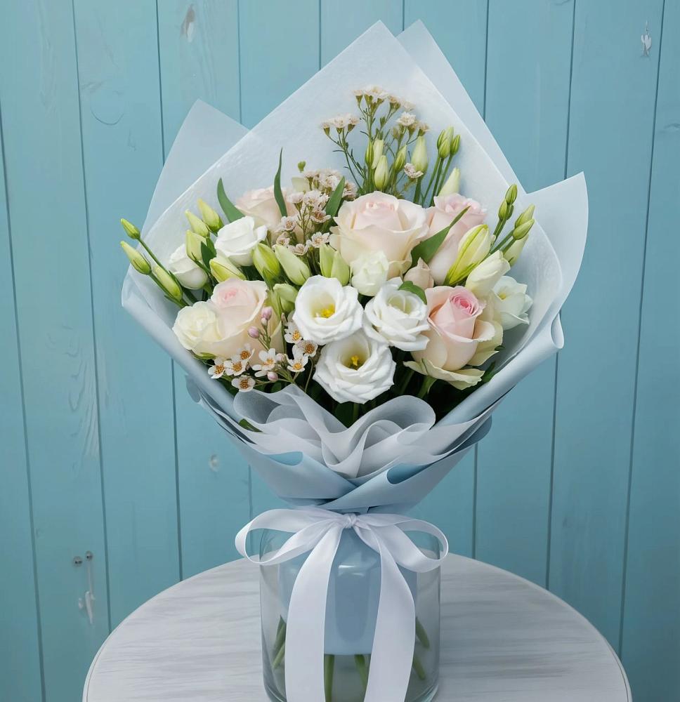 Букет цветов из: Розы и Лизиантусы в Красная Горка Республика Башкортостан