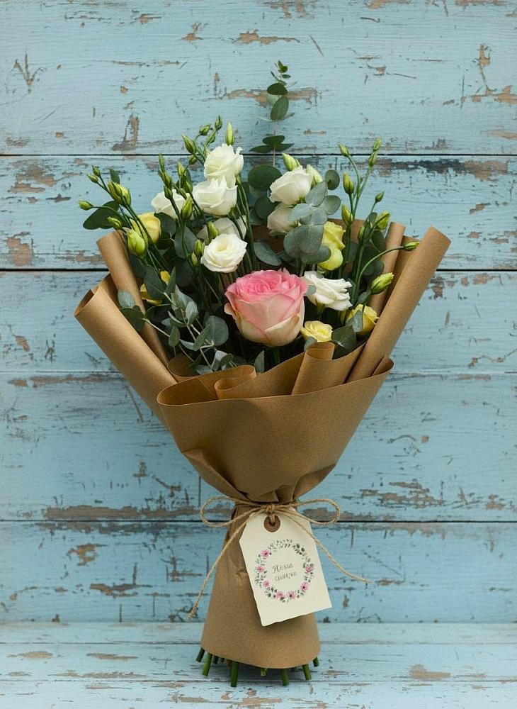 Букет цветов из: Розы и Лизиантусы в Красная Горка Республика Башкортостан