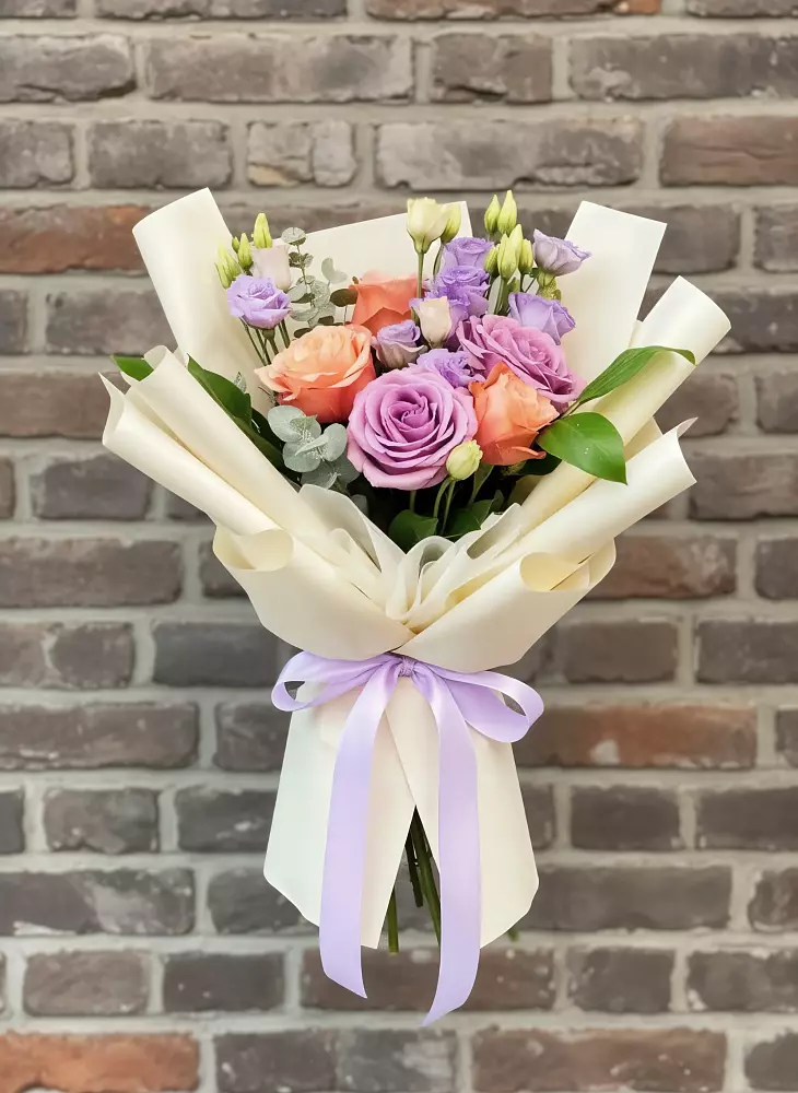 Букет цветов из: Лизиантусы и Розы в Красная Горка Республика Башкортостан