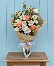 Букет цветов из:  Альстромерии, Лизиантусы, Розы и Хризантемы в Красная Горка Республика Башкортостан