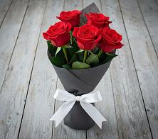 Букет 5 Красных роз Эдлесс Лав в Красная Горка Республика Башкортостан