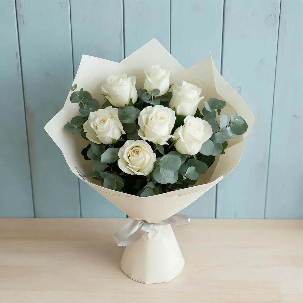 Букет Белые розы в Эвкалипте в Красная Горка Республика Башкортостан