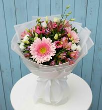 Букет цветов из:  Герберы, Альстромерии и Лизиантусы в Красная Горка Республика Башкортостан