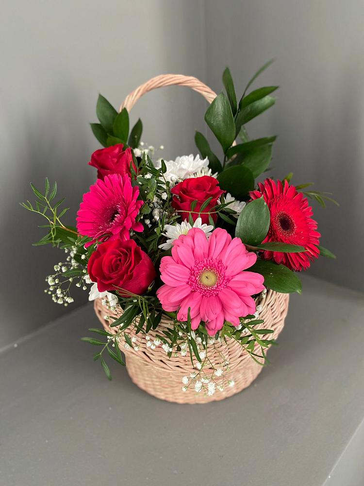 Цветочная композиция из Розы, Хризантемы и Герберы в корзине в Красная Горка Республика Башкортостан