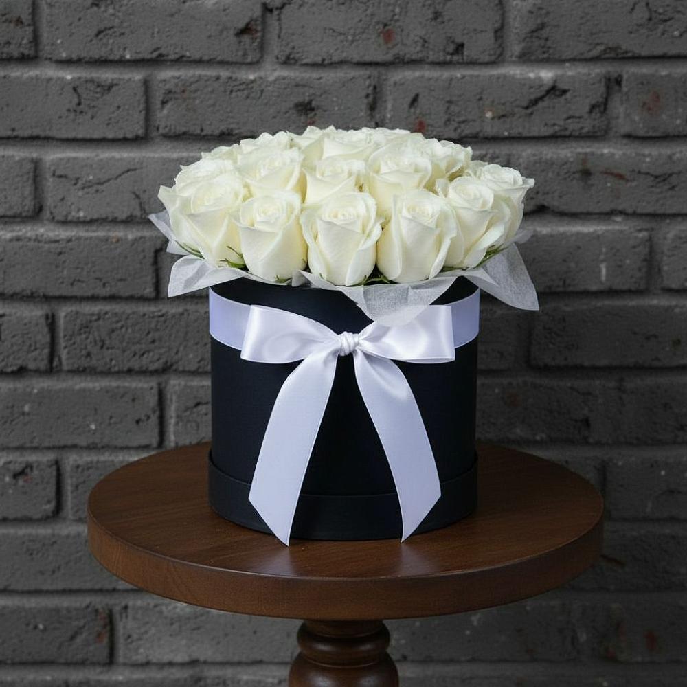 Цветочная композиция из Розы в шляпной коробке в Красная Горка Республика Башкортостан