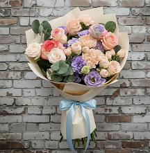 Букет цветов из:  Розы, Лизиантусы и Гвоздики в Красная Горка Республика Башкортостан