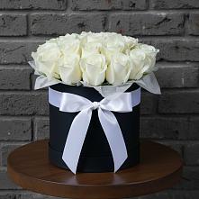 Цветочная композиция из Розы в шляпной коробке в Красная Горка Республика Башкортостан